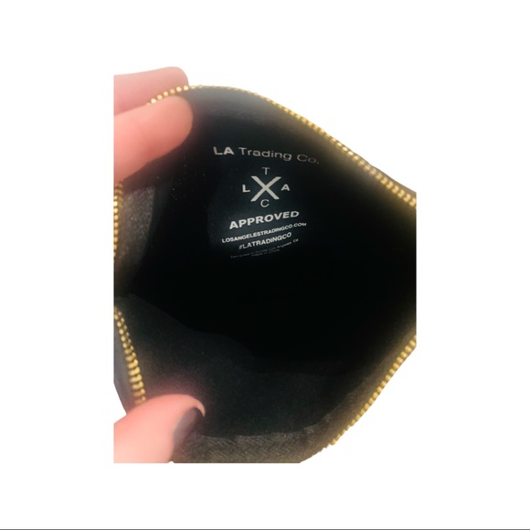 Fun zippered pouch NWT - Picture 3 of 4